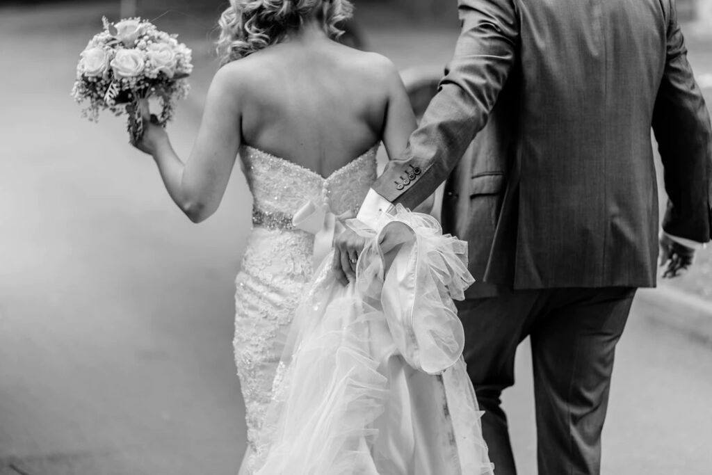 El fotógrafo para tu boda es algo complicado de buscar pero no imposible, es solo cuestión de buscar el que mejor se adapte a tus necesidades.